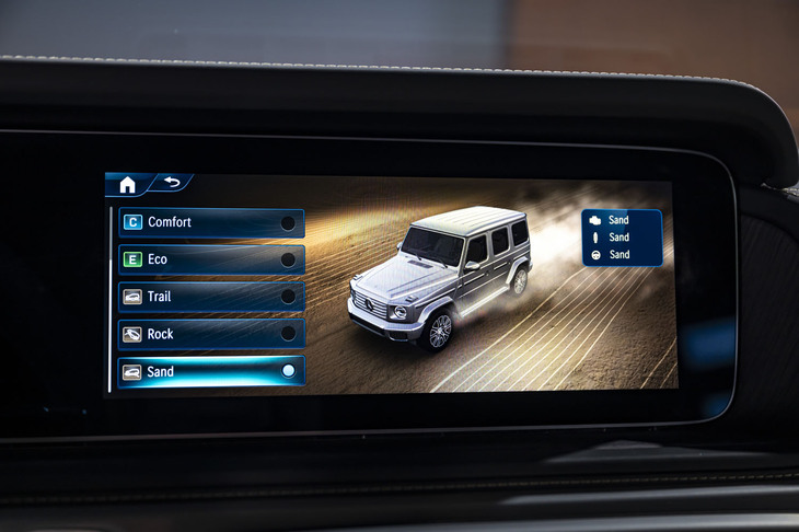 ドライブモードには「トレイル」「ロック」「サンド」の3つが追加されている。