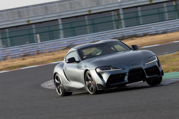 トヨタ・スープラ（ドライビング）