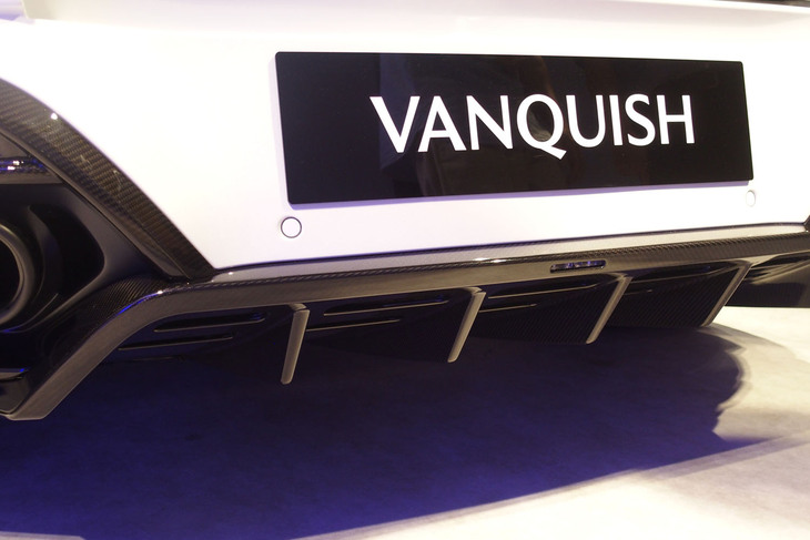 アストンマーティン・ヴァンキッシュ（リアアンダーディフューザー）