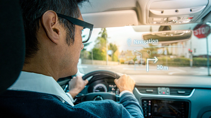 ボッシュのモジュールを内蔵したスマートグラスのイメージ。
