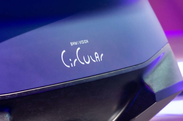 BMW iビジョンサーキュラー（エンブレム）