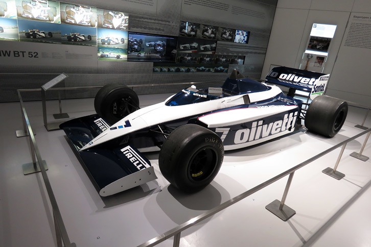 1985年のF1を戦った「ブラバムBT54」。BMW製の1.5リッター直4ターボは、予選では1100psの最高出力を発生し、最高速度は340km/hに達した。