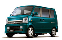 スズキ、商用車ベースの「エブリイワゴン」をフルモデルチェンジ