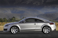 2006年に登場した2代目「TT」。革新的なボディー構造により、大幅な高剛性化と軽量化を実現していた。