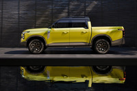 「フロンティアプロ」のボディーサイズは全長×全幅×全高＝5520×1960×1950mm、ホイールベースは3300mm。