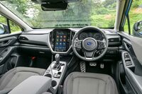 インテリアについては、豪華さよりも機能性の高さ、そして「遊びに出かけたくなるようなデザイン」を重視。操作系のあつかいやすさと、充実した収納スペースも自慢だ。