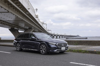 新型「メルセデス・ベンツEクラス」の第3のボディータイプとして日本にやってきた「E220d 4MATICオールテレイン」。「クーペ／カブリオレ」が「CLE」としてスピンアウトしたため、これでラインナップが完成ということになる。