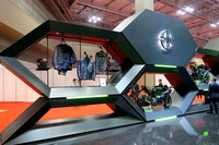 カワサキブースの様子。