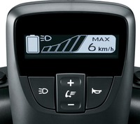 移動速度は、歩行者との並走を意識した2～6km/hとなっている。さらに熟練者用に10km/hのモードも用意される。