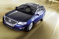 ドイツのミディアムクラスの売れ筋、「フォルクスワーゲン・パサート」。写真はワゴンモデルの「ヴァリアント」。
（写真＝フォルクスワーゲン）