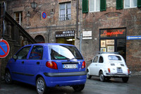 初代「シボレー・マティス」。去り行く「フィアット500」の脇で。