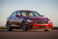 インフィニティQ50 Sハイブリッド
    