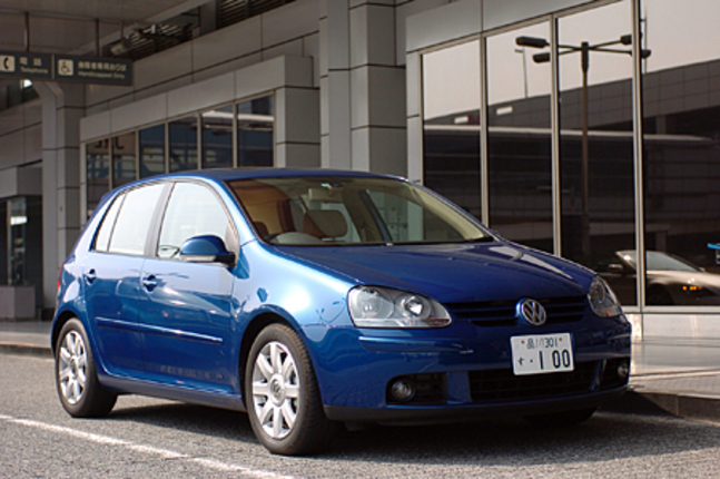 【スペック】全長×全幅×全高＝4205×1760×1500mm/ホイールベース＝2575mm/車重＝1390kg/駆動方式＝FF/2リッター直4DOHC16バルブ（150ps/6000rpm、20.4kgm/3500rpm）/車両本体価格＝328万6500円（テスト車＝364万8750円）