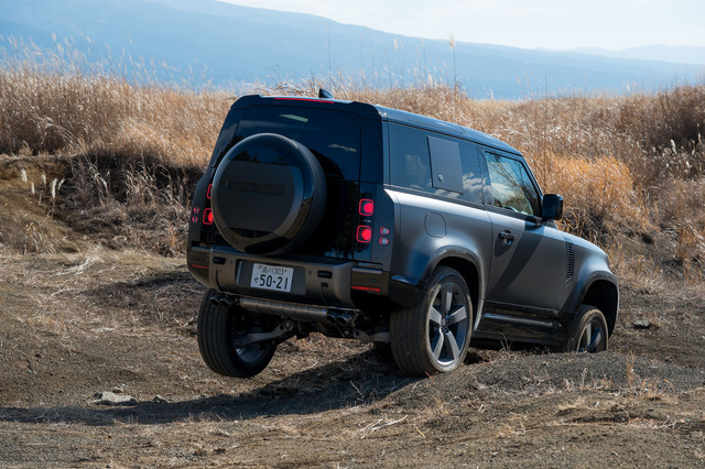 ディフェンダー90 V8カルパチアンエディション（4WD/8AT）【試乗記