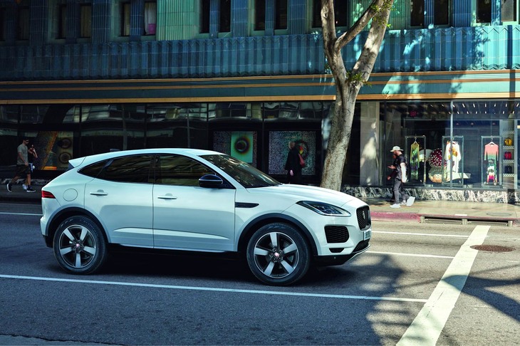 今回の限定車には、19インチのアロイホイールが装着される。