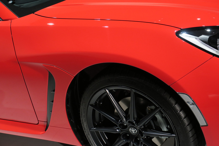 トヨタGR 86（フロントフェンダー）