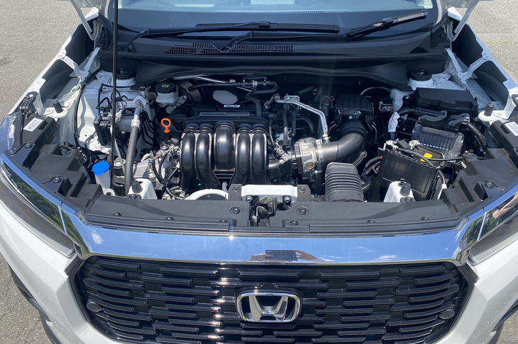 パワートレインは最高出力118PS、最大トルク142N・mを発生する 1.5リッター直4ガソリンエンジンとCVTの組み合わせ。前輪駆動車のみのラインナップとなる。