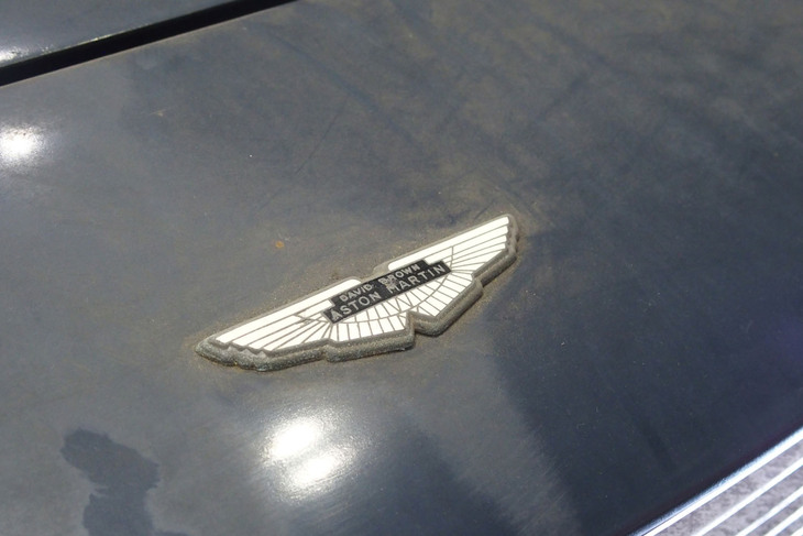 アストンマーティンDBS V8（1972年）