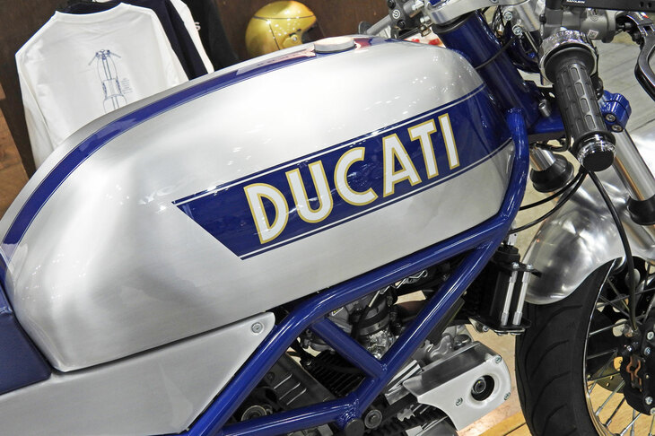 46Worksの手になる「ドゥカティM900モンスター」。