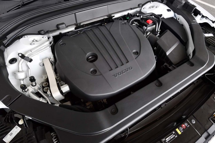 新たに導入された「B5」モデルについては、2リッターガソリンエンジンの構成パーツのうちおよそ9割が変更されているのもトピック。