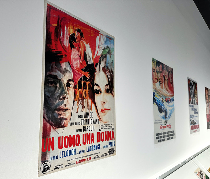 自動車競技が登場する映画のポスター。一番左は1966年『男と女』のイタリア語版。