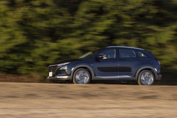 ボディーの全長は4670mm。サイズ的な日本車のライバルは「トヨタRAV4」「スバル・フォレスター」「三菱アウトランダー」あたりとなる。