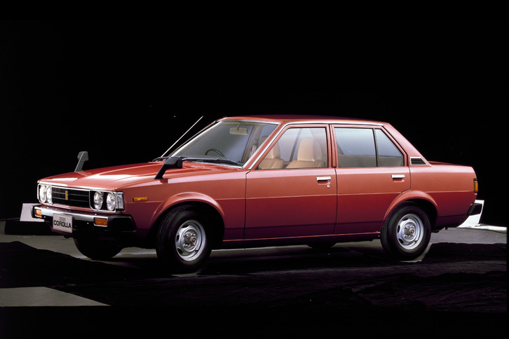 筆者が免許を取得した頃に登場した1979年製、4代目「トヨタ・カローラ」。