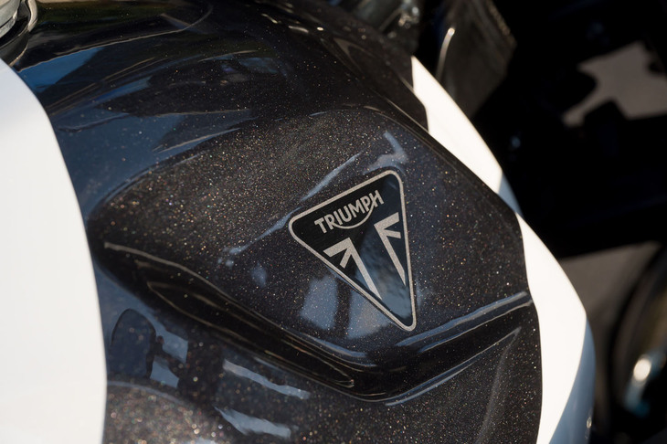 トライアンフ・スラクストン400