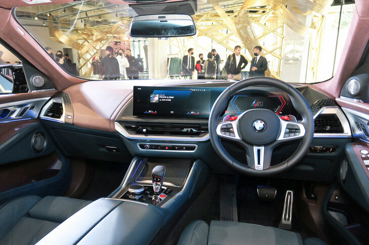 BMW XM（インストゥルメントパネルまわり）