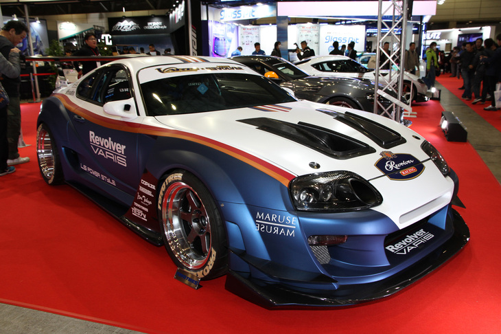 ロスマンズカラーをまとったバリスの「A80スープラ」。