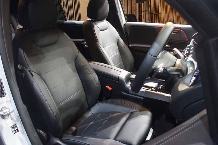 メルセデス・ベンツEQB350 4MATIC（フロントシート）