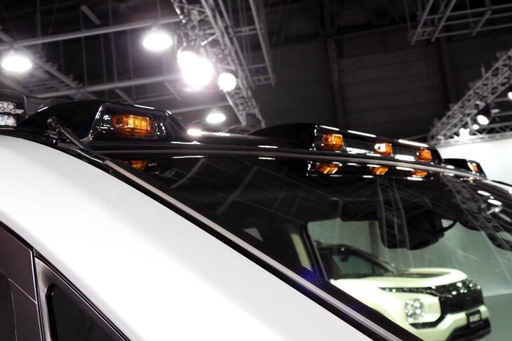 三菱デリカD：5 CHAMONIX SNOW GEAR（マーカーランプ）