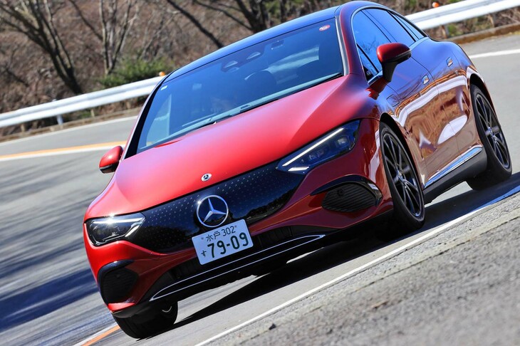 新開発のケースライン「GR-tech Motionライン」は、高い張力剛性と常に好適なトレッド面の接地形状を実現するだけでなく、従来比で軽量な設計も特徴。静粛性や、環境負荷の低減にも寄与している。