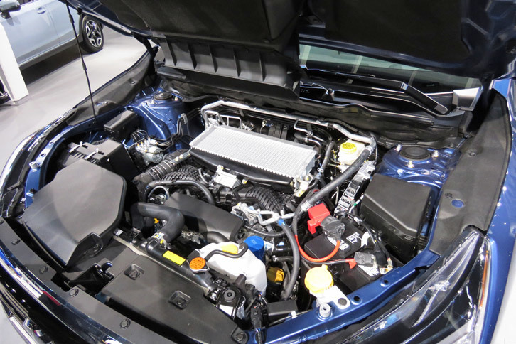 スバル・アセント（エンジンルーム）