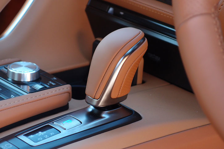 レクサスLC500（シフトレバー）