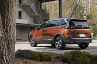 2021年1月末に国内導入された改良型「プジョー5008」。現行モデルとしては初めてのフェイスリフトだ。