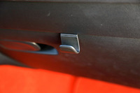 グローブボックスを閉めるとこんな感じに。これぞ、新オシャレ実用プレミアム！