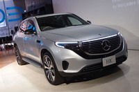メルセデス・ベンツ初のEV「EQC」は、前後で異なるサイズのタイヤを履いていることが不可解だ。