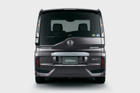 ホンダが「ステップワゴン」を一部改良　「スパーダ」に「わくわくゲート」非装備車を設定の画像
