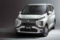 永福：「エントリーグレードだとホイールがスチールになるんだね」
	ほった：「どうせならホイールキャップなんてナシにしちゃえばいいのに。鉄チンむき出しのほうが、らしくていいと思いますよ。昔の『ハイラックスサーフ アメリカンバージョン』みたいに」
	永福：「例えが古い！」