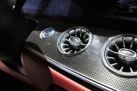 フェイスレベルのエアアウトレットはすべてタービン形状となっている。