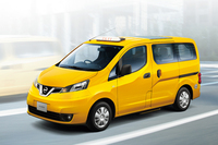 日産、バンタイプのNV200タクシーを日本に導入