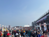 2026年の鈴鹿には3日間通しで延べ31万5000人もの観客が集まった。前年比プラス約5万人という盛況ぶりで、2009年以降、初めて30万人の大台を回復したことになる。（Photo=筆者）