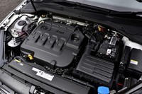 2リッターのクリーンディーゼルエンジン。1750rpmから340N・mの大トルクを発生する。