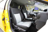 前席。通常のコンパクトカーに比べ、ひとクラス大きなサイズが自慢だ。