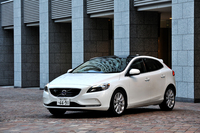 最新型「ボルボV40」は、日本国内では2013年2月に発売された。