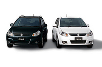 スズキSX4「1.5XF」（写真左）と「1.5F」