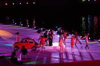 なんちゃってビートルズと娘たち登場。