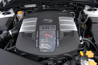 ツーリングワゴン、B4と共通となる3.0リッター水平対向6気筒DOHCエンジン。
	(M)
	 