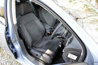 TSIハイラインは、アルカンターラ＆ファブリックのスポーツシートを標準装備。オプションで本革シートも選べる。